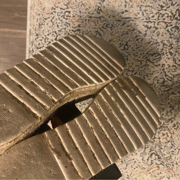 Platform Sandals With Black Straps - Picture 6 of 6